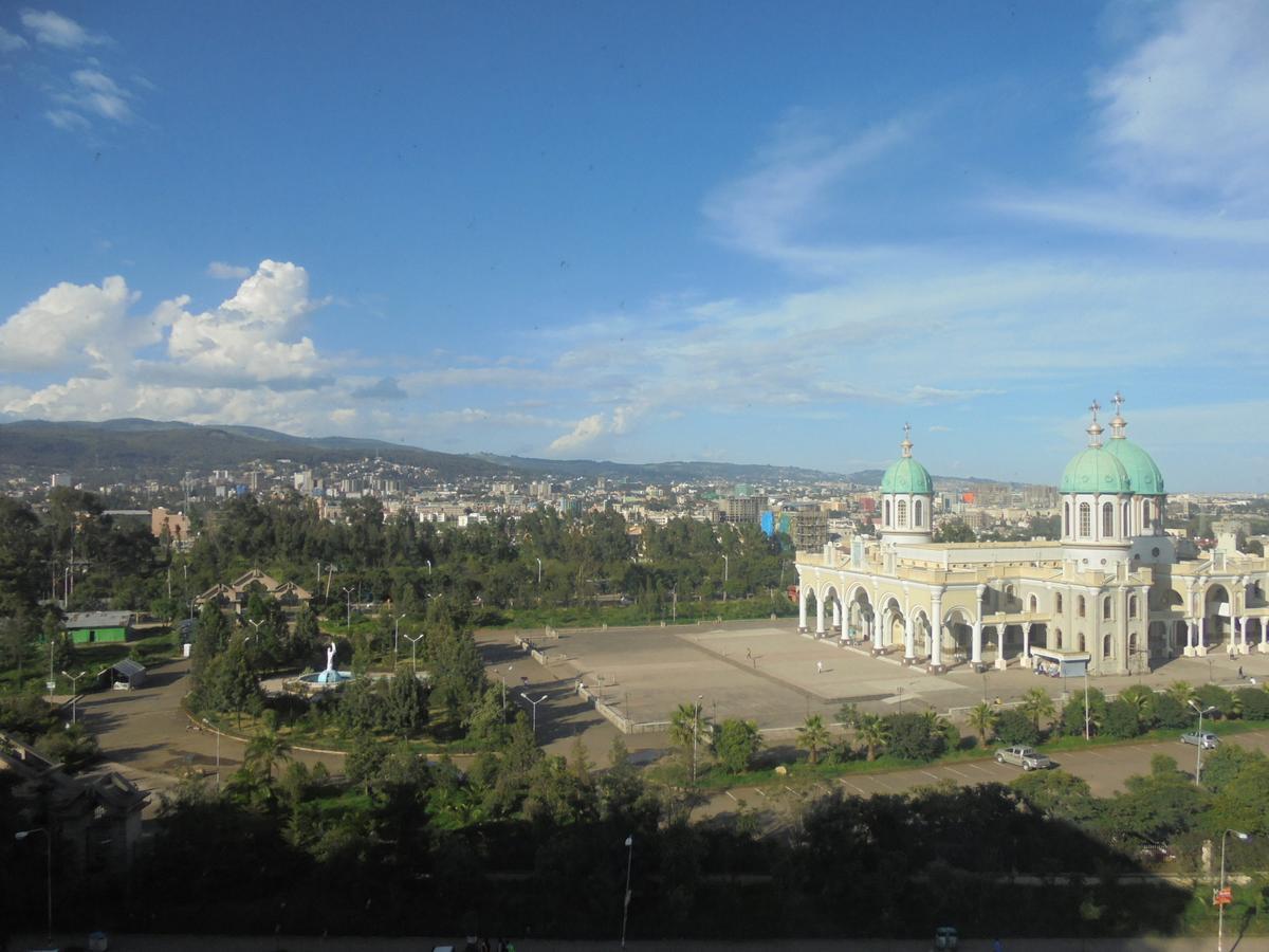Kenenisa Hotel Addis Ababa Exterior photo
