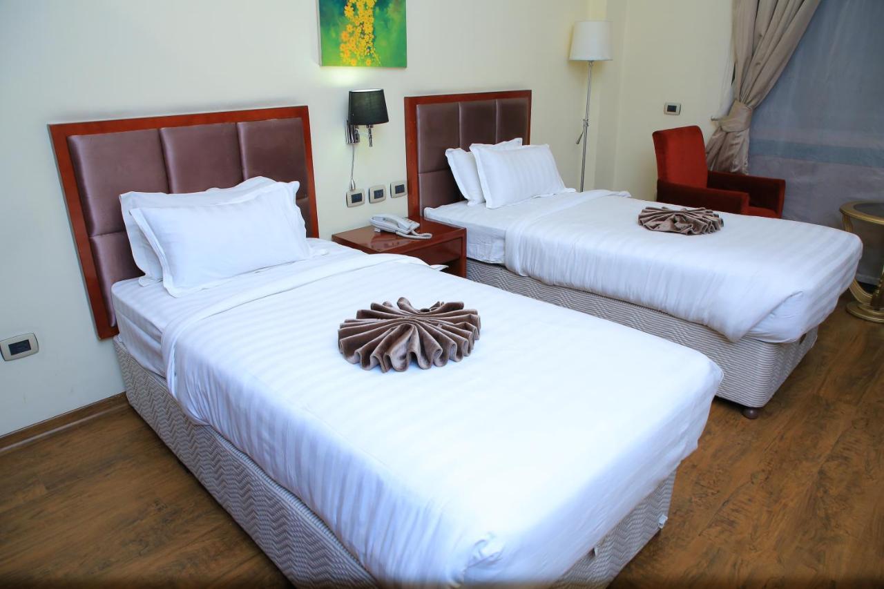 Kenenisa Hotel Addis Ababa Exterior photo