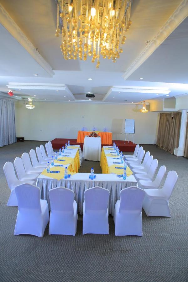 Kenenisa Hotel Addis Ababa Exterior photo